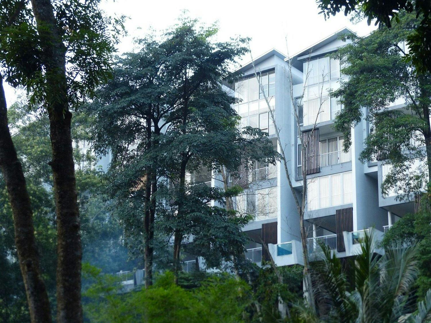 4-storey Tiara Residence